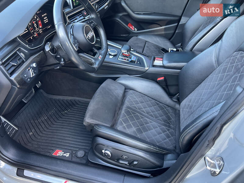 Седан Audi S4 2018 в Полтаве