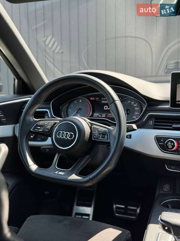 Седан Audi S4 2019 в Коломые