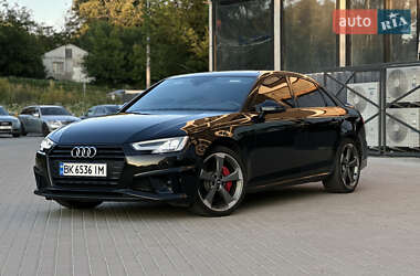 Седан Audi S4 2018 в 