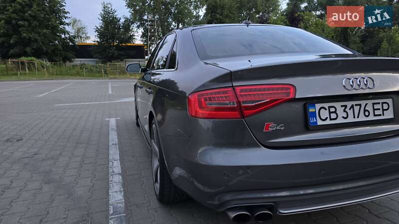 Седан Audi S4 2014 в Чернігові