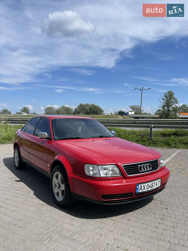 Седан Audi S4 1992 в 