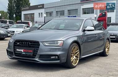 Седан Audi S4 2012 в 