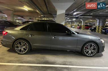 Седан Audi S4 2022 в 