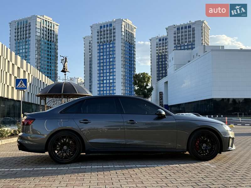 Седан Audi S4 2023 в Одесі