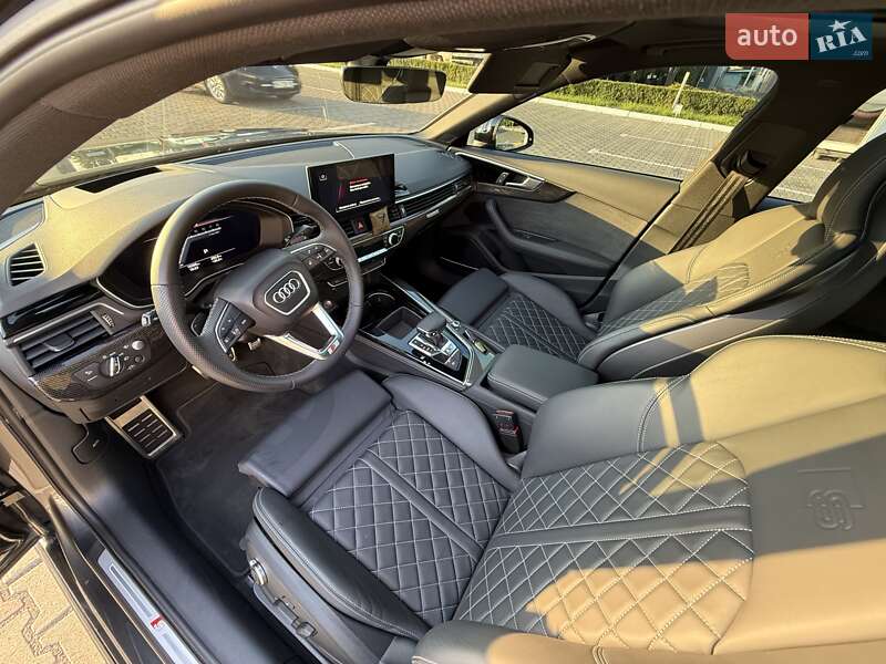 Седан Audi S4 2023 в Одесі