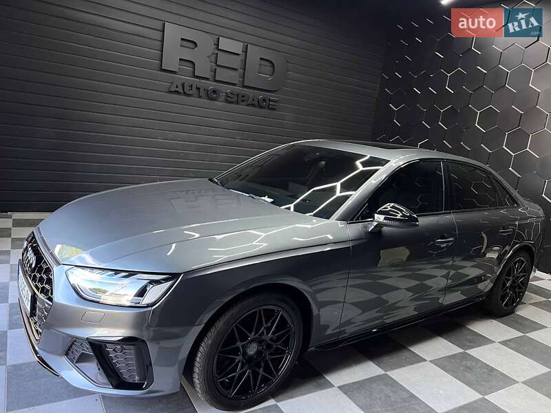 Седан Audi S4 2023 в Одесі