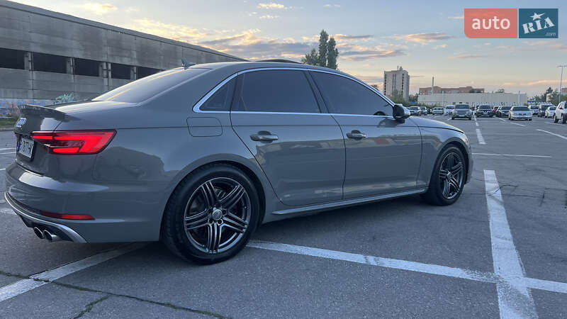 Седан Audi S4 2018 в Полтаве