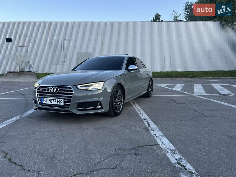 Седан Audi S4 2018 в Полтаве