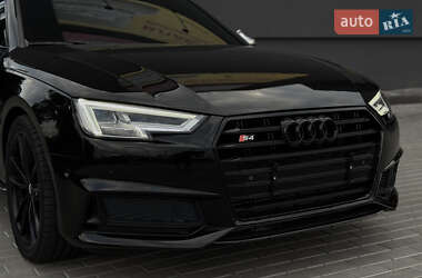 Седан Audi S4 2018 в 