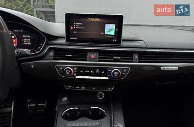 Седан Audi S4 2018 в 