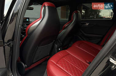 Седан Audi S4 2018 в 