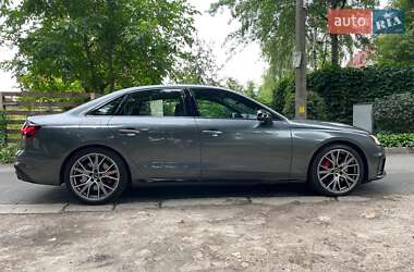 Седан Audi S4 2022 в 