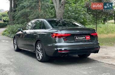 Седан Audi S4 2022 в 