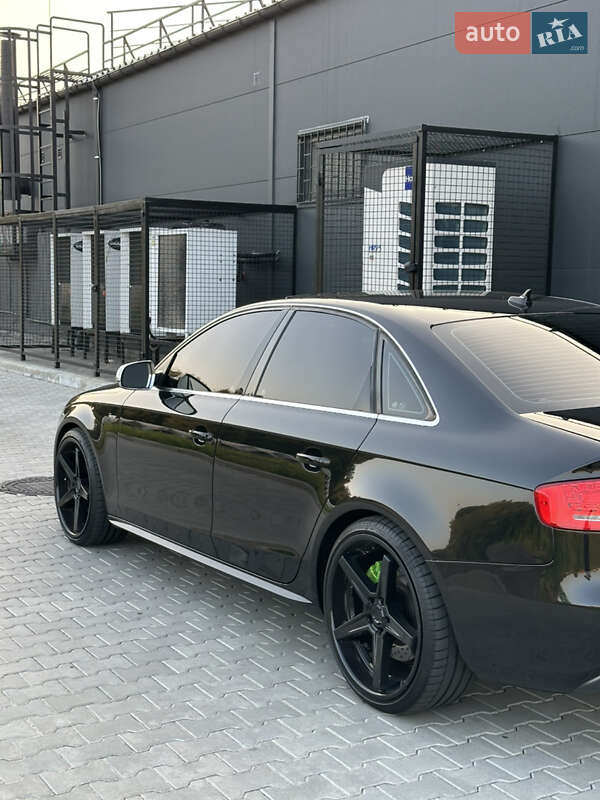 Седан Audi S4 2010 в Хмельницком