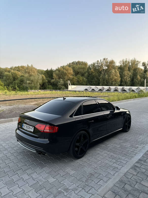 Седан Audi S4 2010 в Хмельницком