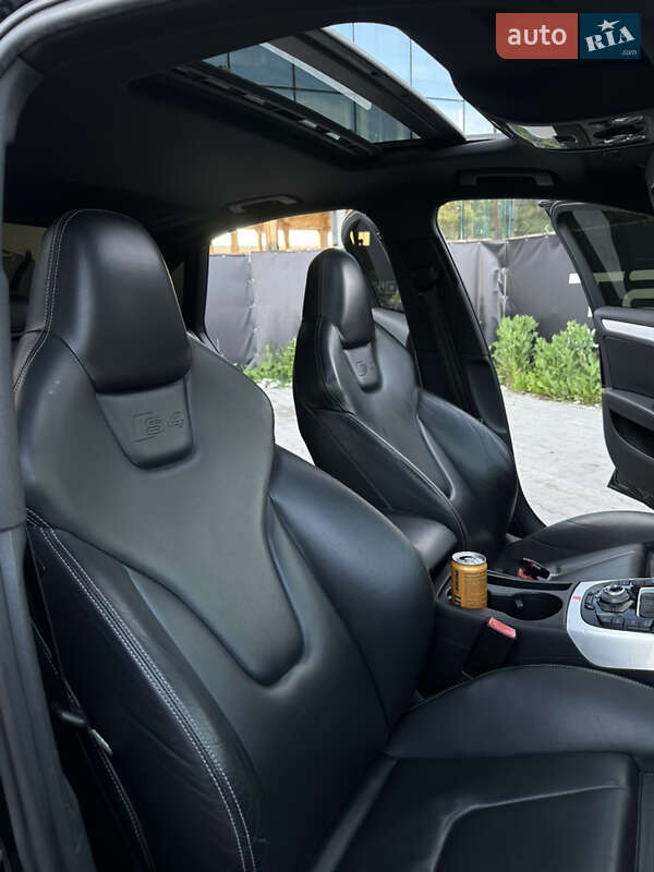 Седан Audi S4 2010 в Хмельницком