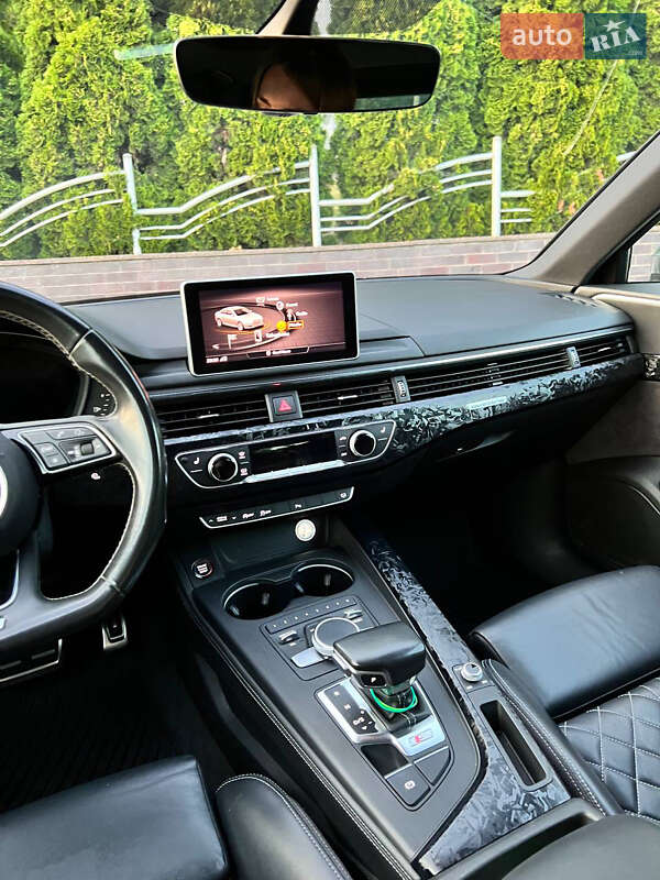 Седан Audi S4 2018 в Луцке