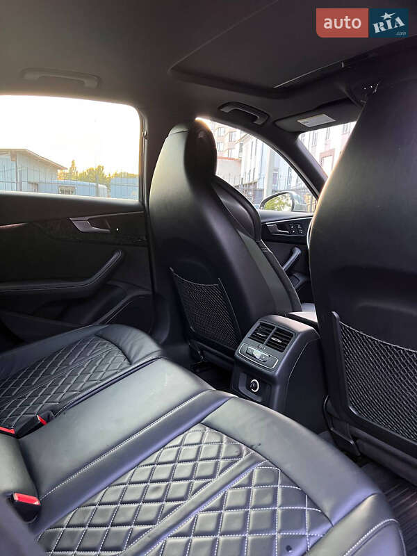 Седан Audi S4 2018 в Луцке