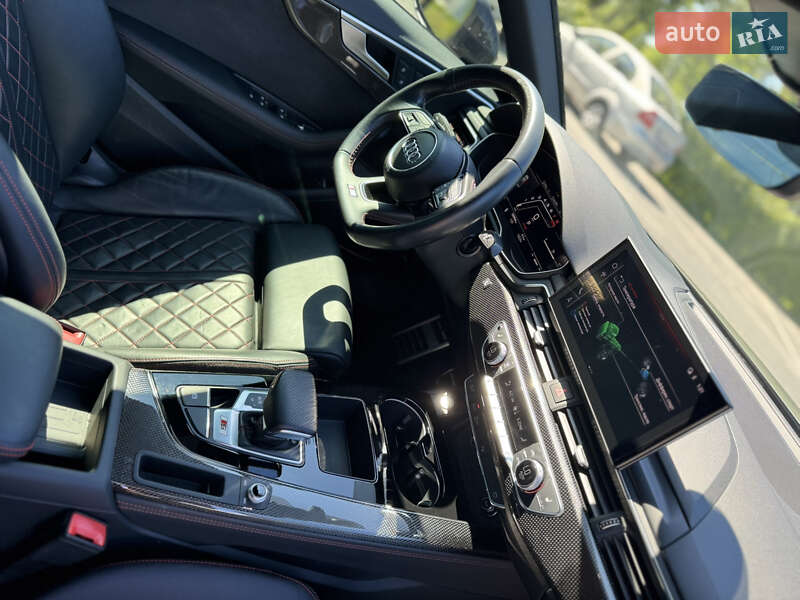 Седан Audi S4 2018 в Киеве