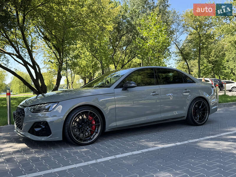 Седан Audi S4 2018 в Киеве
