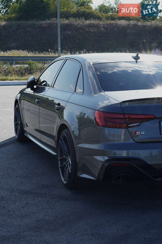 Седан Audi S4 2017 в Полтаве