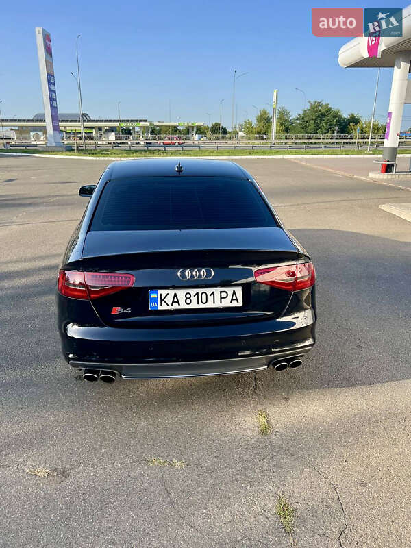 Седан Audi S4 2014 в Киеве