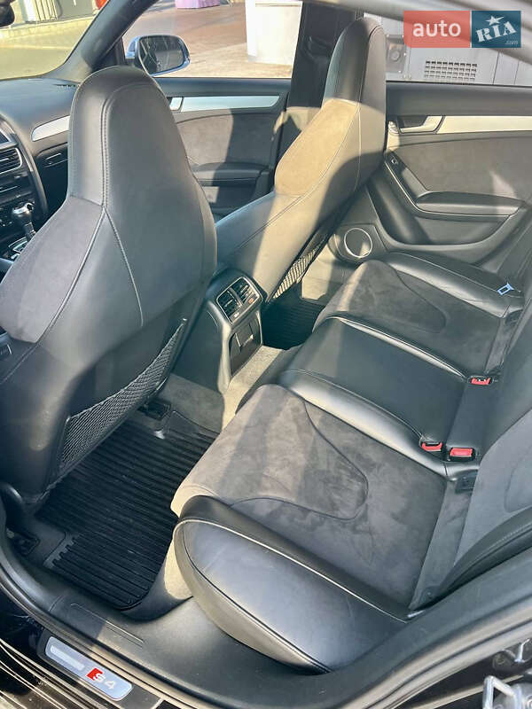 Седан Audi S4 2014 в Киеве