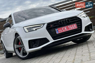 Седан Audi S4 2018 в 