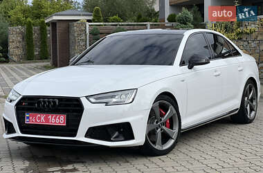 Седан Audi S4 2018 в 