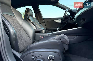 Седан Audi S4 2019 в 
