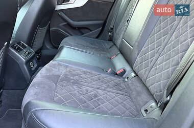 Седан Audi S4 2019 в 