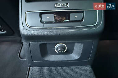 Седан Audi S4 2019 в 