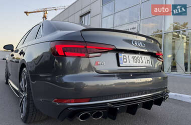 Седан Audi S4 2018 в 