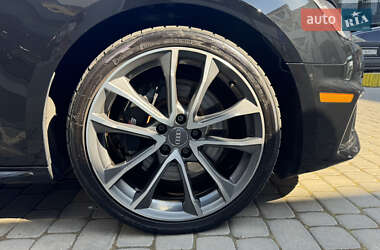 Седан Audi S4 2018 в 