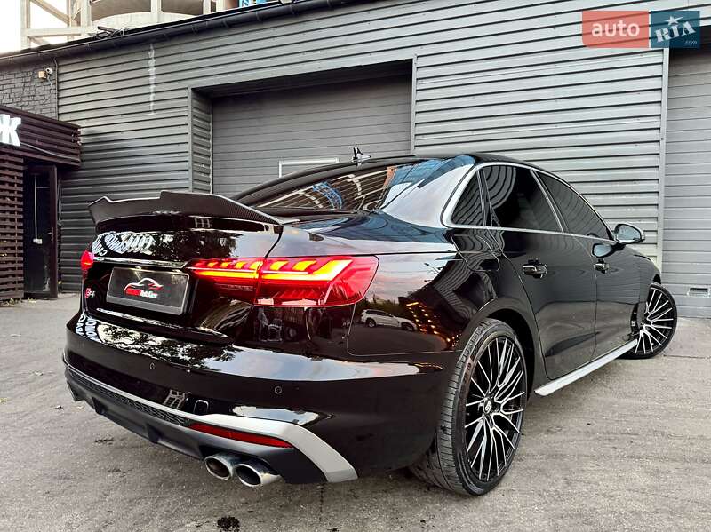 Седан Audi S4 2022 в Киеве
