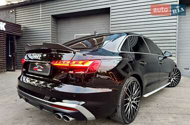 Седан Audi S4 2022 в 
