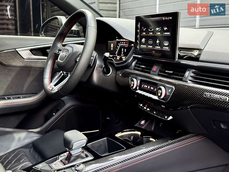 Седан Audi S4 2022 в Киеве