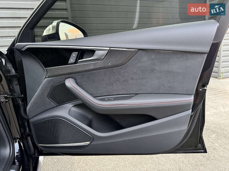 Седан Audi S4 2022 в Киеве