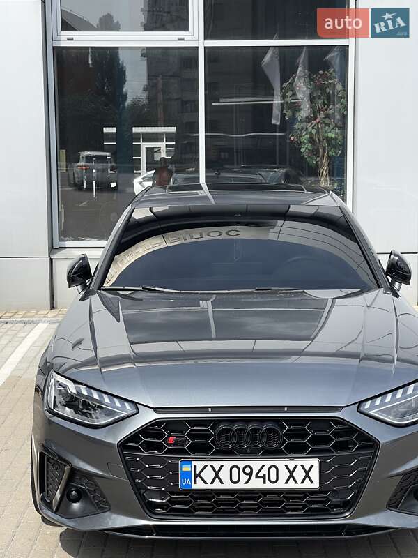 Седан Audi S4 2022 в Киеве
