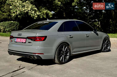 Седан Audi S4 2019 в 