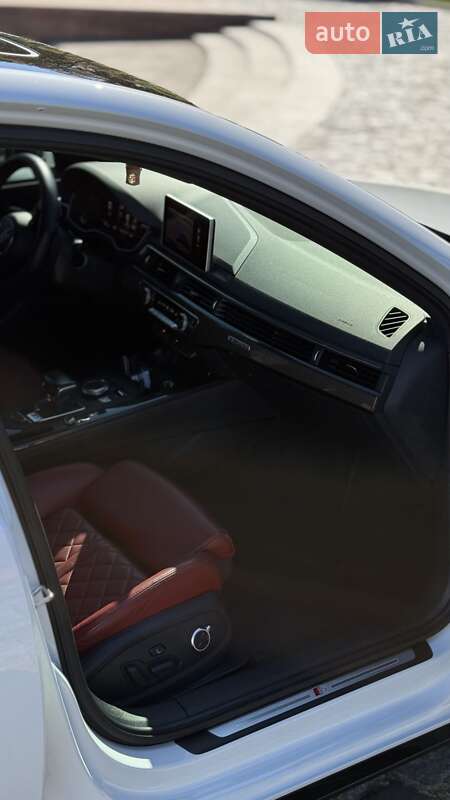 Седан Audi S4 2016 в Киеве фото 35 Седан Audi S4 2016 в Киеве