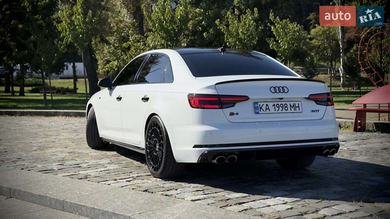Седан Audi S4 2016 в Киеве фото 20 Седан Audi S4 2016 в Киеве