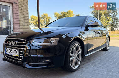 Седан Audi S4 2012 в 
