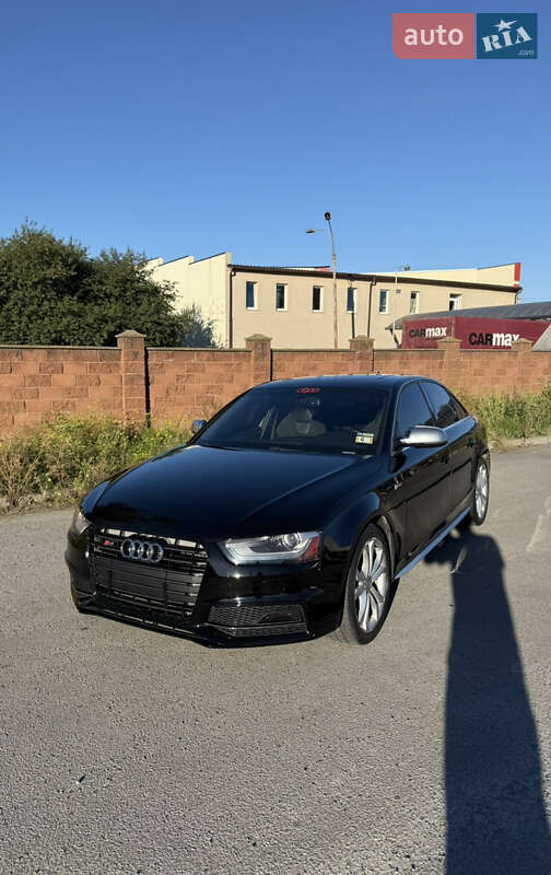 Седан Audi S4 2013 в Ровно