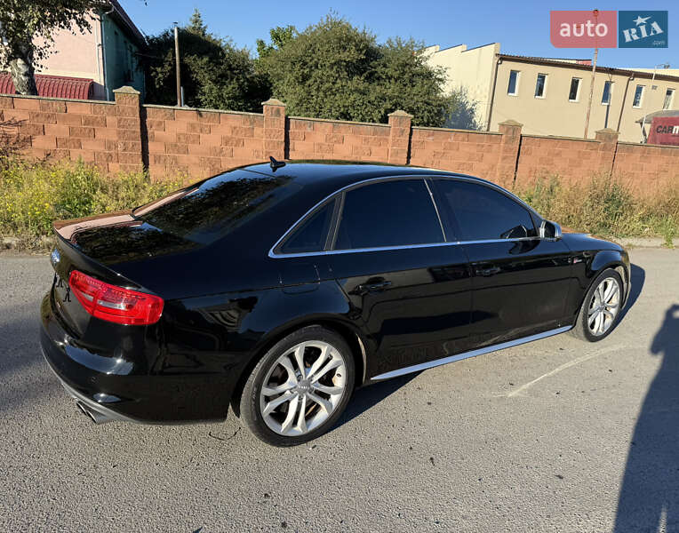Седан Audi S4 2013 в Ровно