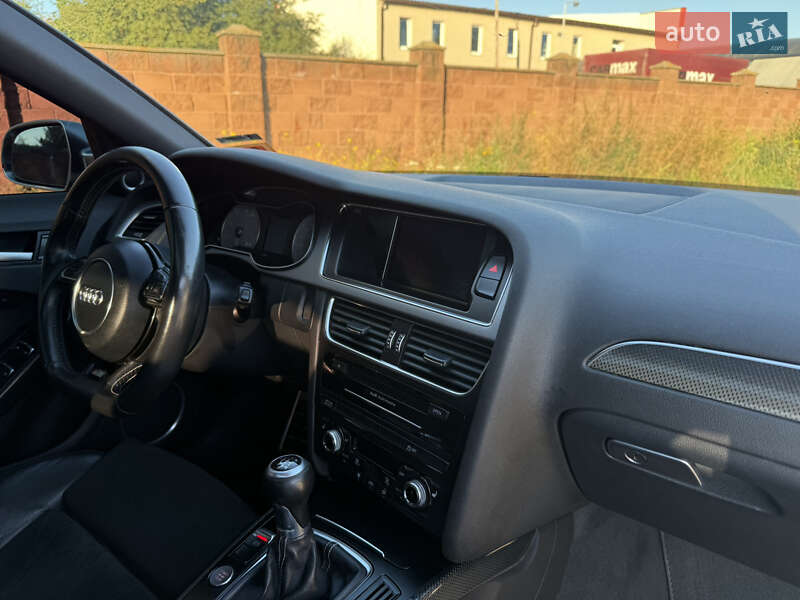 Седан Audi S4 2013 в Ровно