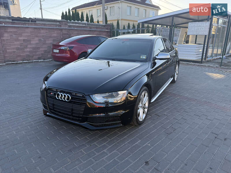 Седан Audi S4 2013 в Ровно