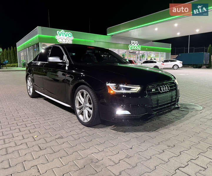 Седан Audi S4 2013 в Ровно
