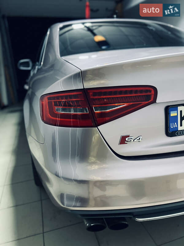 Седан Audi S4 2013 в Одессе
