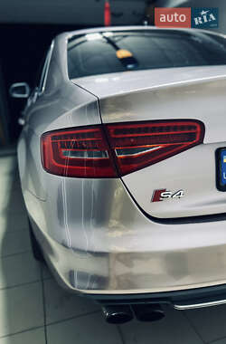 Седан Audi S4 2013 в 